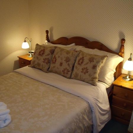Home From Home Bed And Breakfast CBG Εξωτερικό φωτογραφία