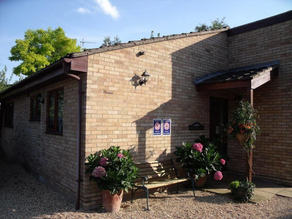 Home From Home Bed And Breakfast CBG Εξωτερικό φωτογραφία