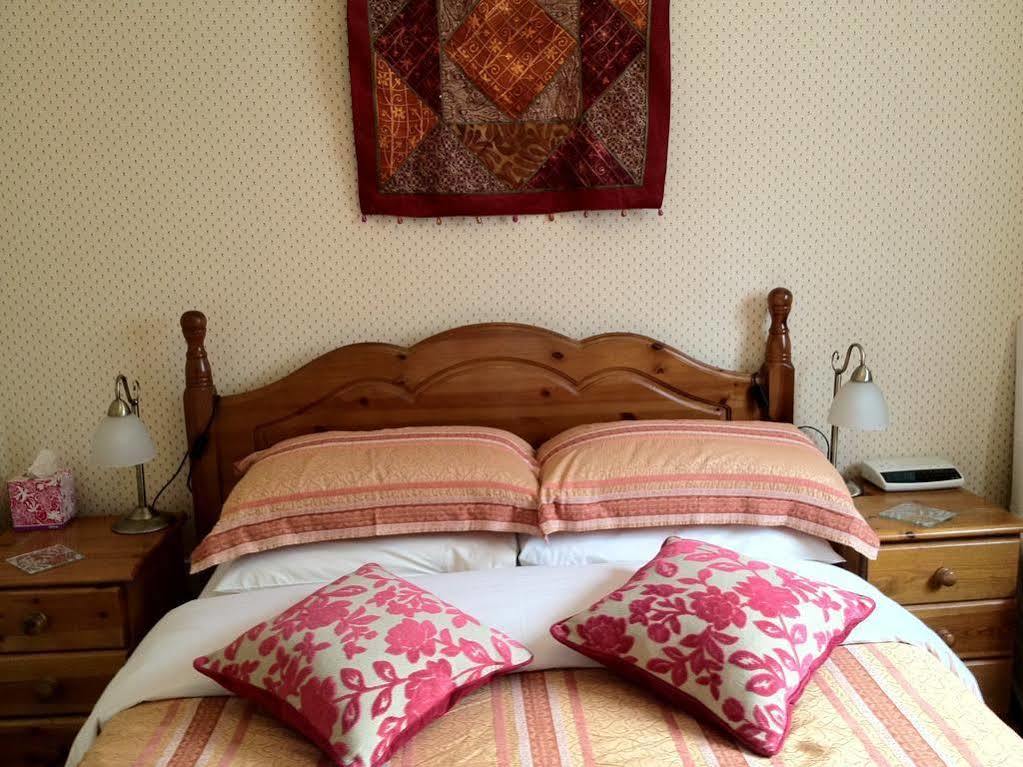 Home From Home Bed And Breakfast CBG Εξωτερικό φωτογραφία