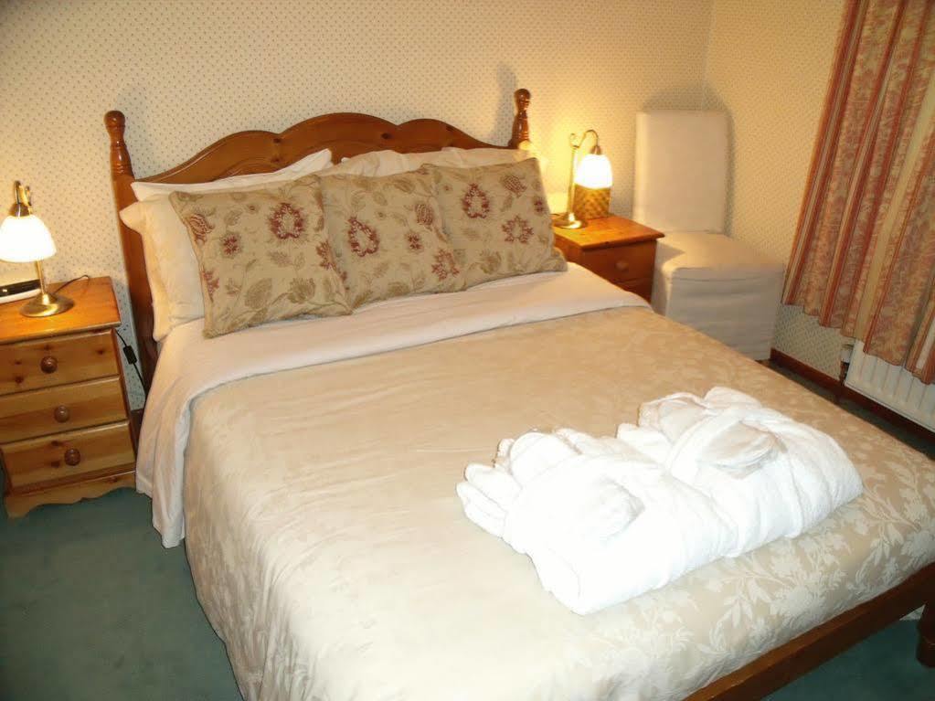 Home From Home Bed And Breakfast CBG Εξωτερικό φωτογραφία