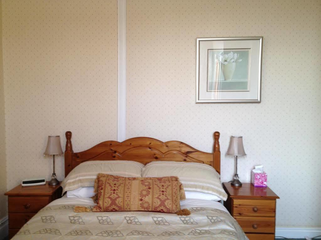 Home From Home Bed And Breakfast CBG Εξωτερικό φωτογραφία